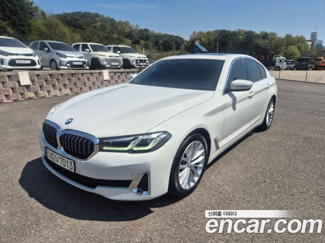 BMW 5-Series 2022 — photo 2