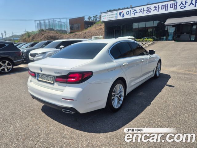 BMW 5-Series 2022 — photo 3