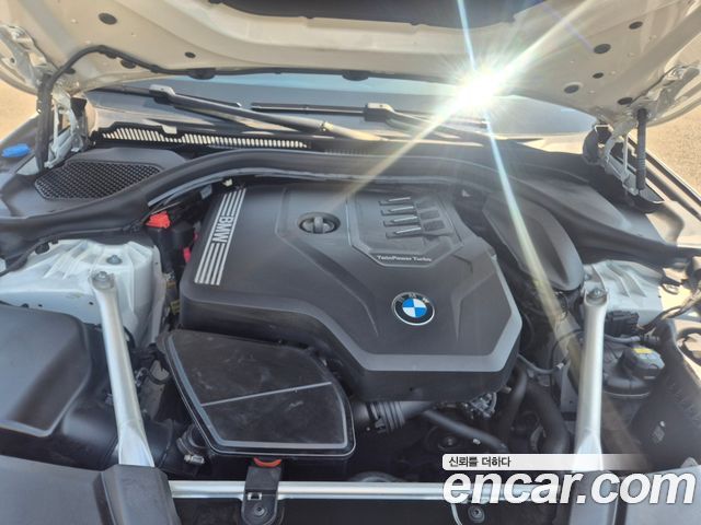 BMW 5-Series 2022 — photo 7