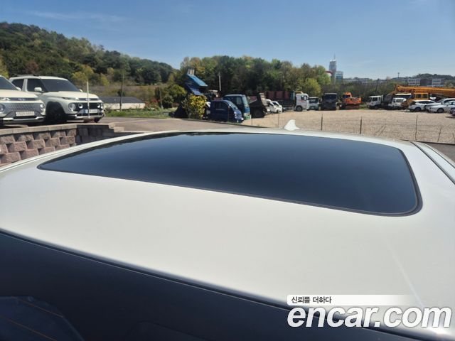 BMW 5-Series 2022 — photo 20