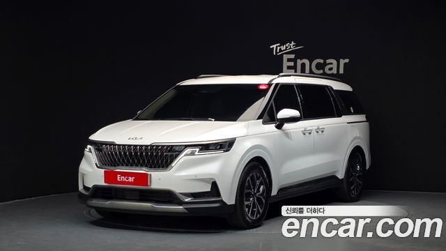 Kia Canival 2023 — photo 1