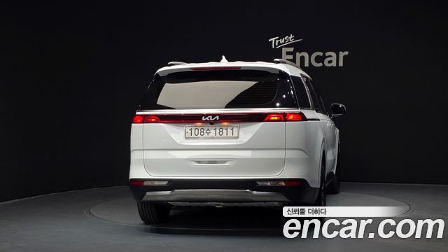 Kia Canival 2023 — photo 4