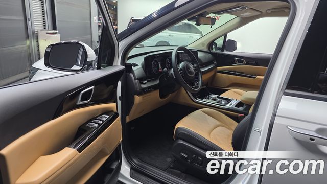 Kia Canival 2023 — photo 13