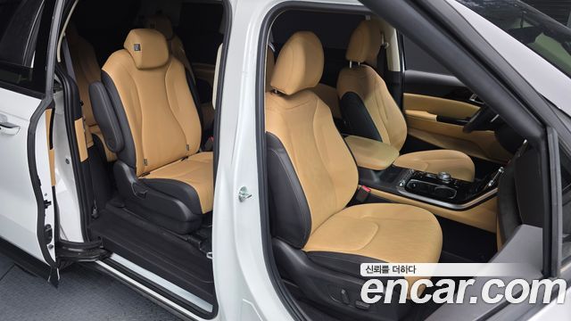 Kia Canival 2023 — photo 18
