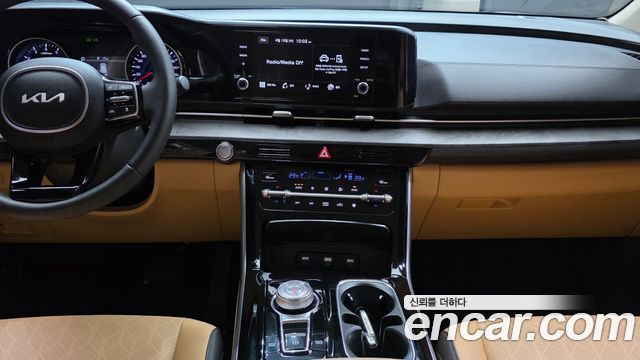 Kia Canival 2023 — photo 25