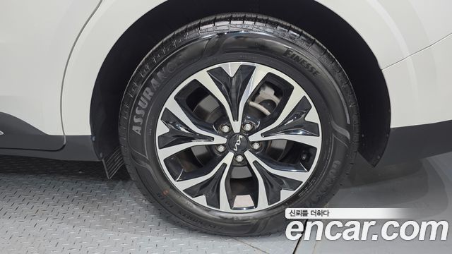 Kia Canival 2023 — photo 7