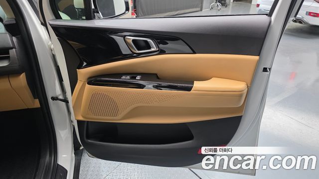 Kia Canival 2023 — photo 15