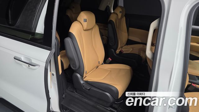 Kia Canival 2023 — photo 16