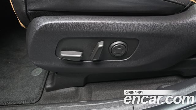 Kia Canival 2023 — photo 31