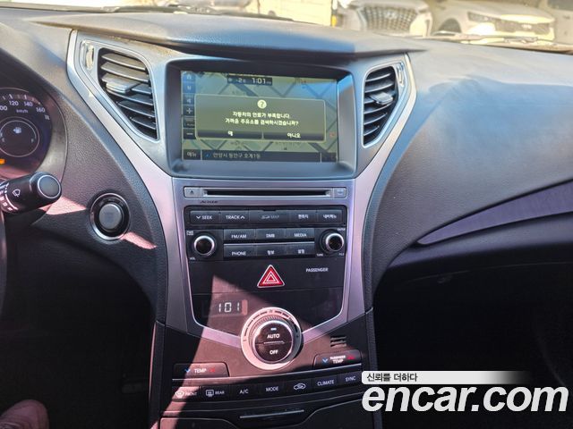 Hyundai Grandeur 2015 — photo 10