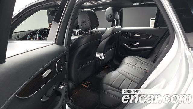 Mercedes-Benz GLC-Class 2020 — photo 12