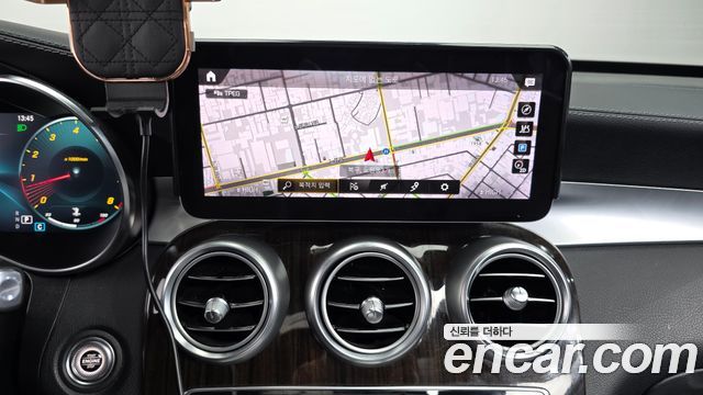 Mercedes-Benz GLC-Class 2020 — photo 13