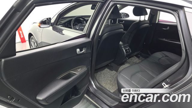 Kia K5 2019 — photo 17