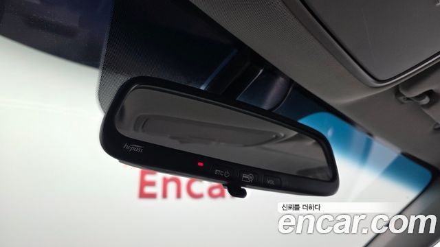 Kia K5 2019 — photo 25