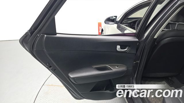 Kia K5 2019 — photo 15