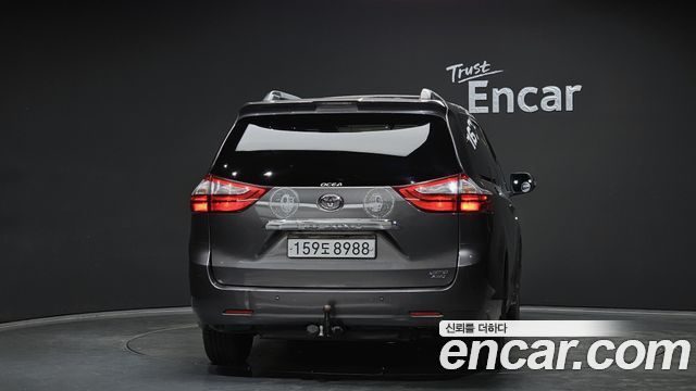 Toyota Sienna 2019 — photo 4