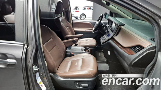 Toyota Sienna 2019 — photo 10