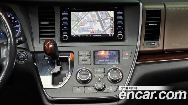 Toyota Sienna 2019 — photo 14