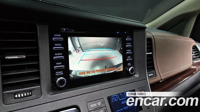 Toyota Sienna 2019 — photo 15