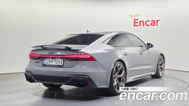 Audi RS7 2025 — photo 2