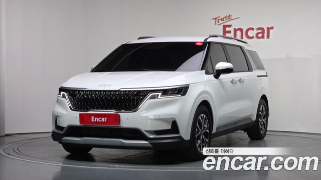 Kia Canival 2023 — photo 1