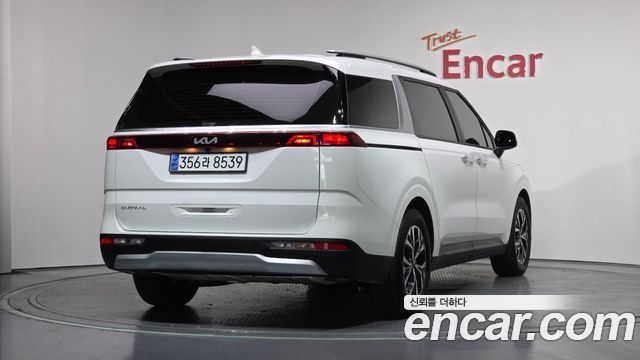 Kia Canival 2023 — photo 2