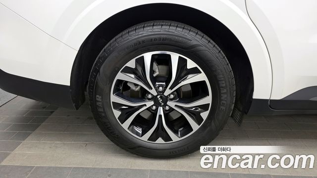 Kia Canival 2023 — photo 5