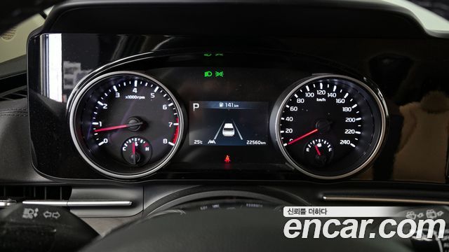 Kia Canival 2023 — photo 11