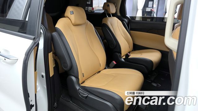 Kia Canival 2023 — photo 17