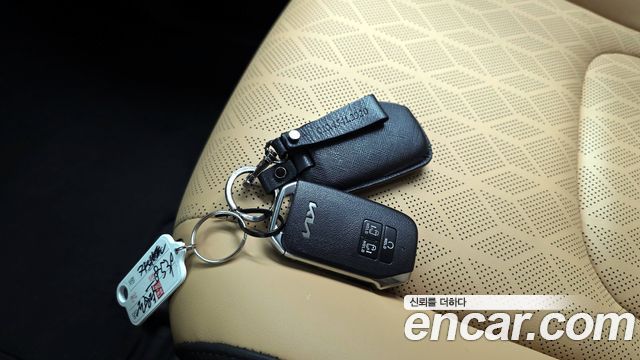 Kia Canival 2023 — photo 24