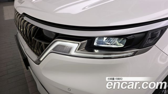 Kia Canival 2023 — photo 8