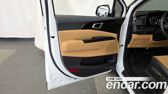 Kia Canival 2023 — photo 14