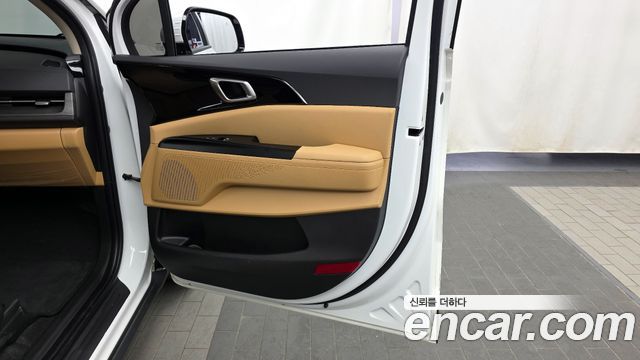 Kia Canival 2023 — photo 15