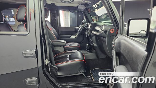 Jeep Wrangler 2013 — photo 11