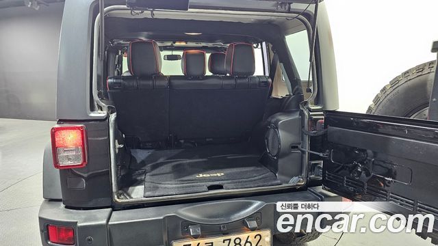 Jeep Wrangler 2013 — photo 20