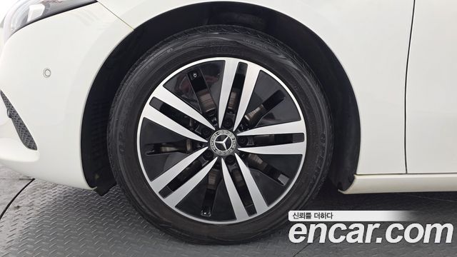 Mercedes-Benz A-Class 2021 — photo 5