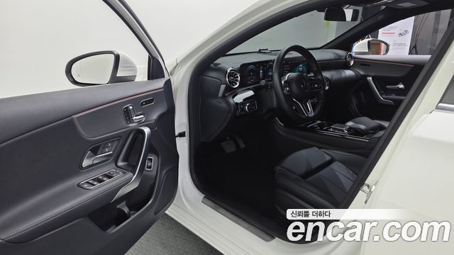 Mercedes-Benz A-Class 2021 — photo 10