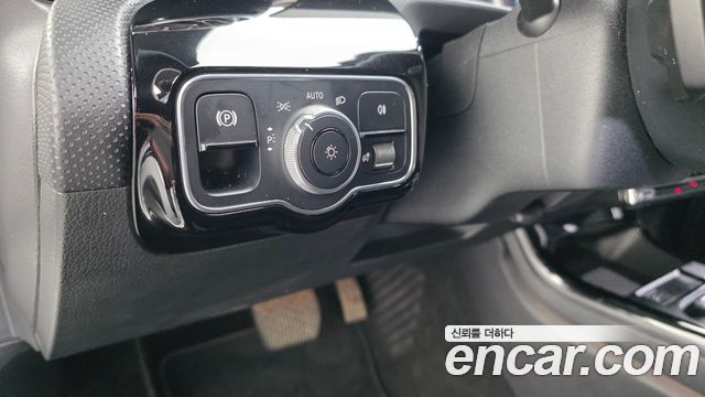 Mercedes-Benz A-Class 2021 — photo 18