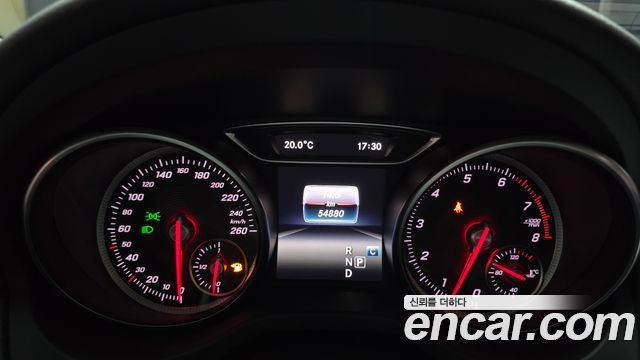 Mercedes-Benz GLA-Class 2019 — photo 11