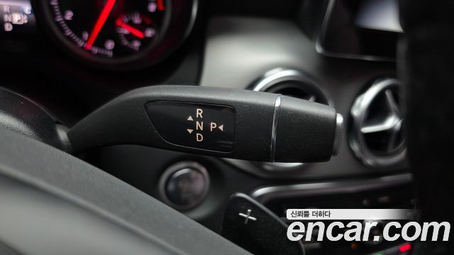 Mercedes-Benz GLA-Class 2019 — photo 12