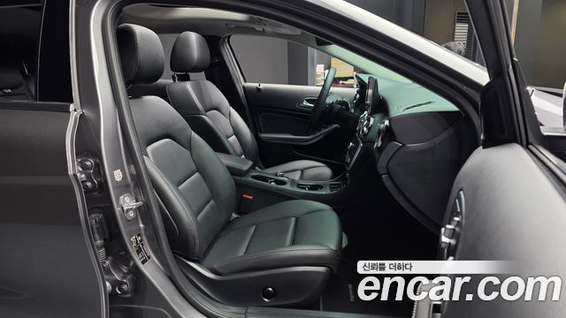 Mercedes-Benz GLA-Class 2019 — photo 17