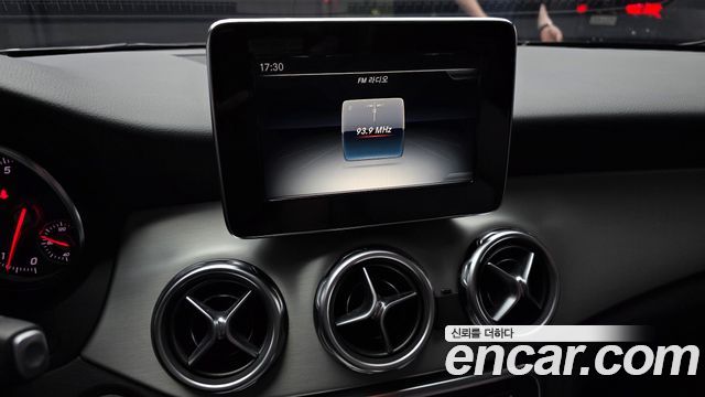 Mercedes-Benz GLA-Class 2019 — photo 20