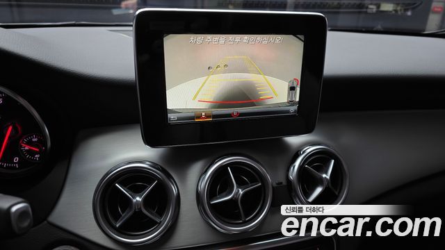 Mercedes-Benz GLA-Class 2019 — photo 21