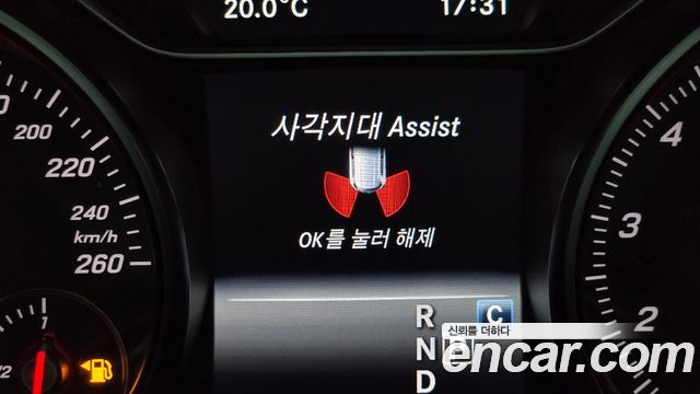 Mercedes-Benz GLA-Class 2019 — photo 23