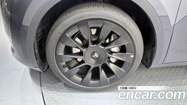Tesla Model Y 2024 — photo 5