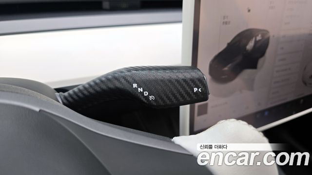 Tesla Model Y 2024 — photo 9