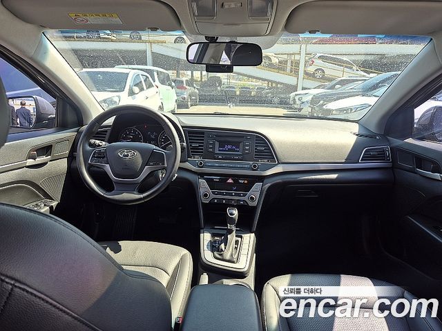 Hyundai AVANTE 2016 — photo 7