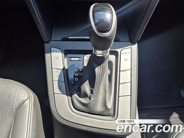 Hyundai AVANTE 2016 — photo 9