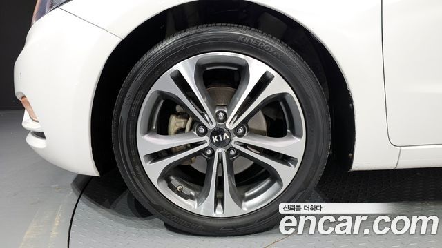 Kia K3 2015 — photo 5