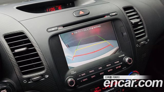 Kia K3 2015 — photo 16